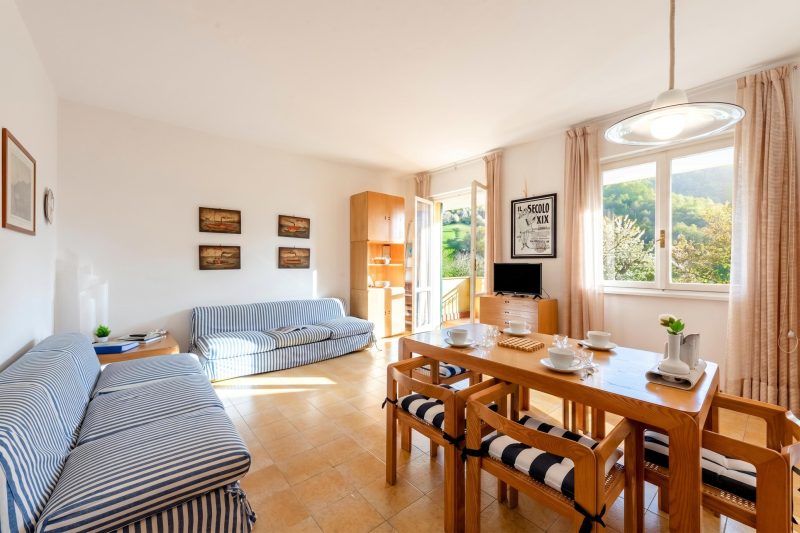 Peaceful Apartment with Terrace In Deiva Marina