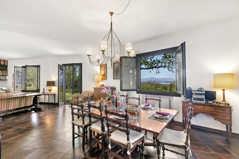 Three Lakes Villa Varese - Garden and Parking