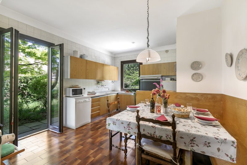 Three Lakes Villa Varese - Garden and Parking