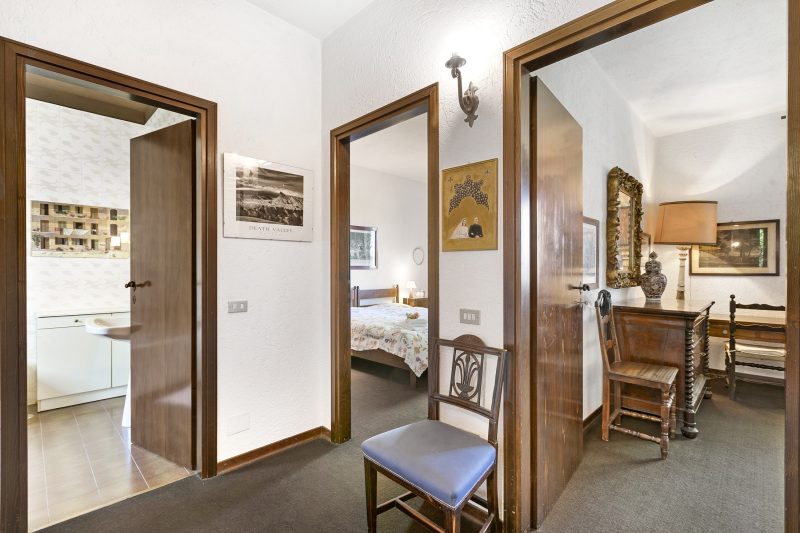 Three Lakes Villa Varese - Garden and Parking