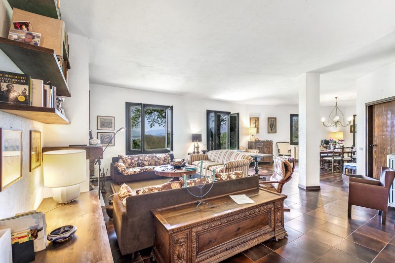 Three Lakes Villa Varese - Garden and Parking