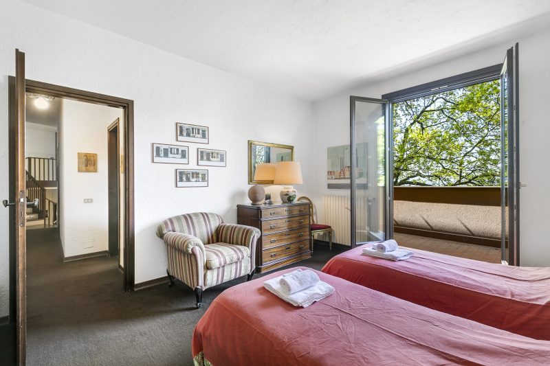 Three Lakes Villa Varese - Garden and Parking