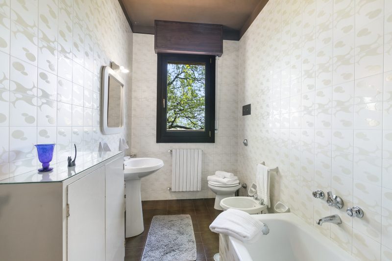 Three Lakes Villa Varese - Garden and Parking