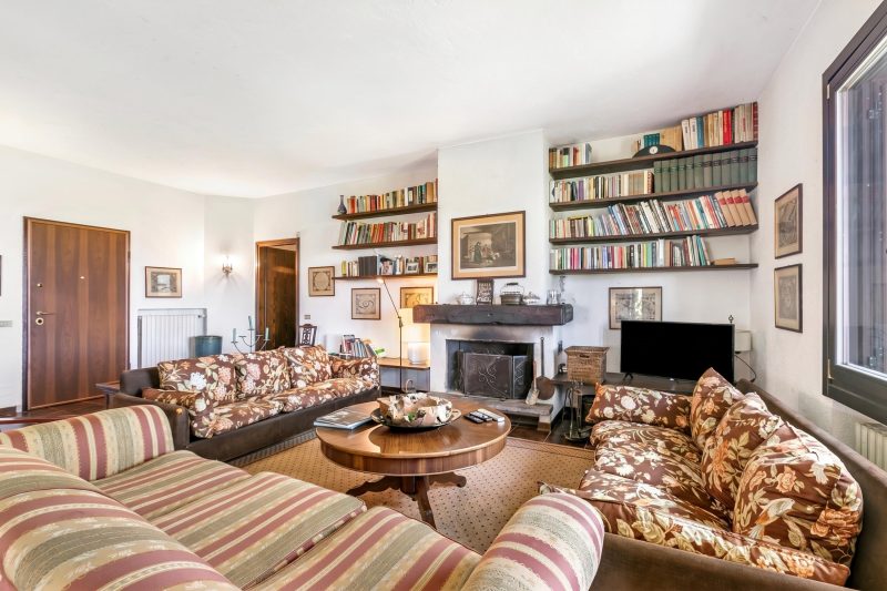 Three Lakes Villa Varese - Garden and Parking