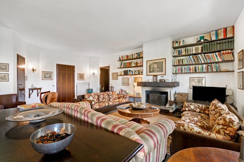 Three Lakes Villa Varese - Garden and Parking
