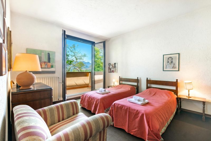 Three Lakes Villa Varese - Garden and Parking