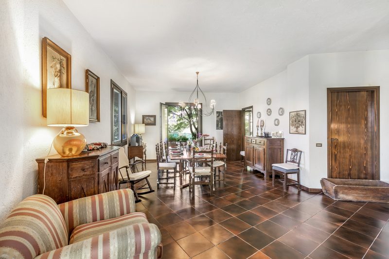 Three Lakes Villa Varese - Garden and Parking