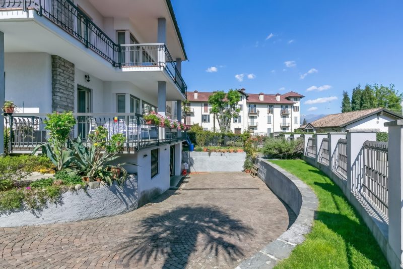 Il Giardino Di Dante Stresa Center: 2BR Terrace Apartment