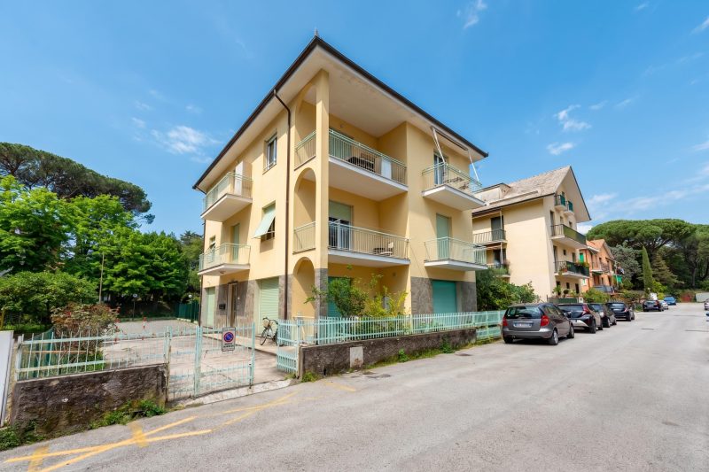 Cozy Apartment with Private Parking In Sestri Levante