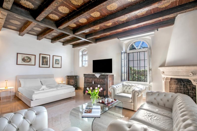 Villa Schlosser Lake Front & Private Pool