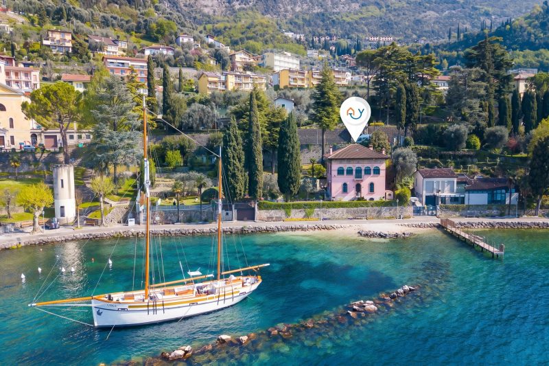 Villa Schlosser Lake Front & Private Pool