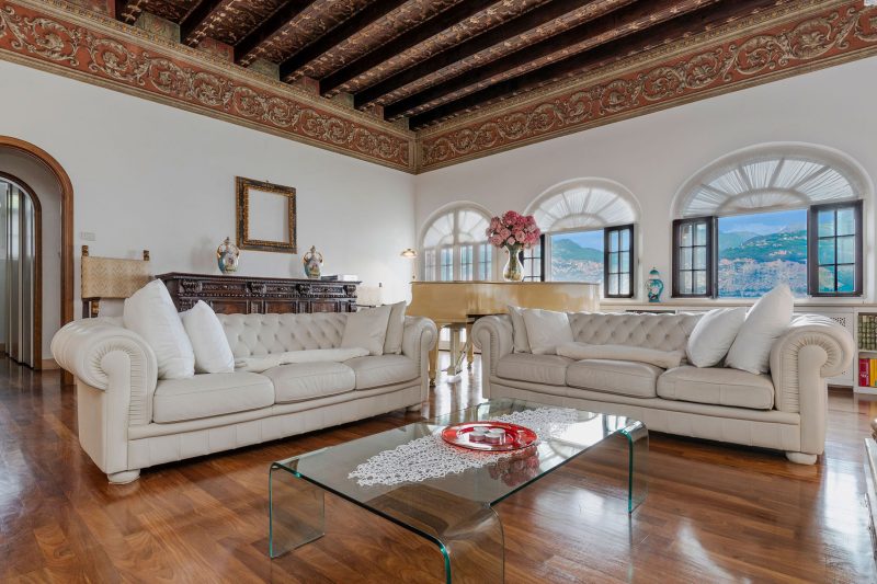 Villa Schlosser Lake Front & Private Pool