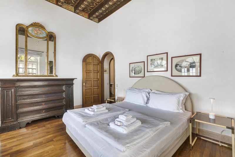 Villa Schlosser Lake Front & Private Pool