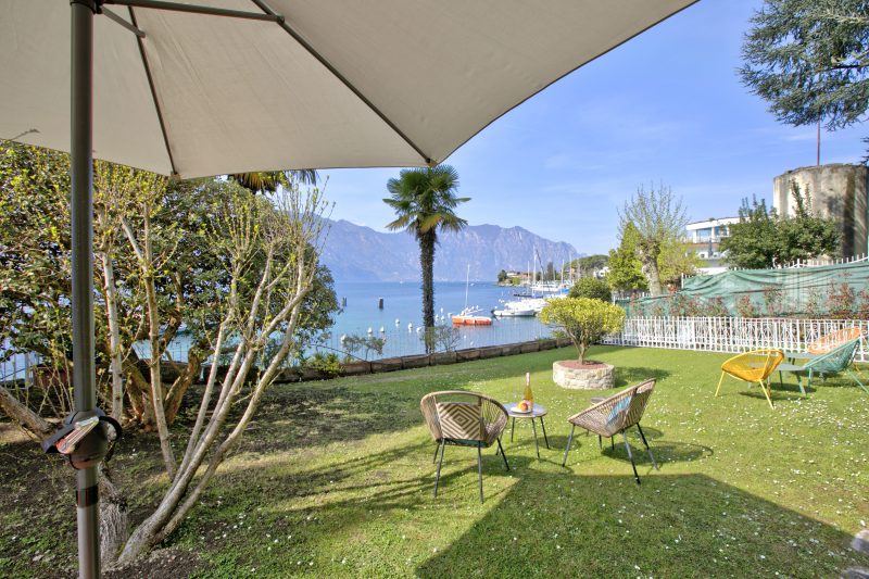 Villa Schlosser Lake Front & Private Pool