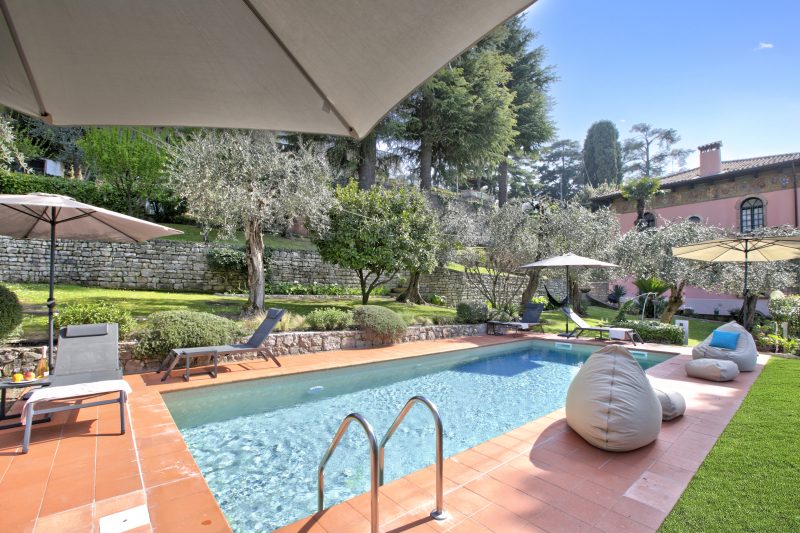 Villa Schlosser Lake Front & Private Pool