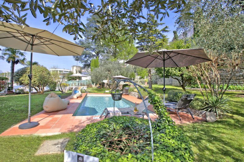 Villa Schlosser Lake Front & Private Pool