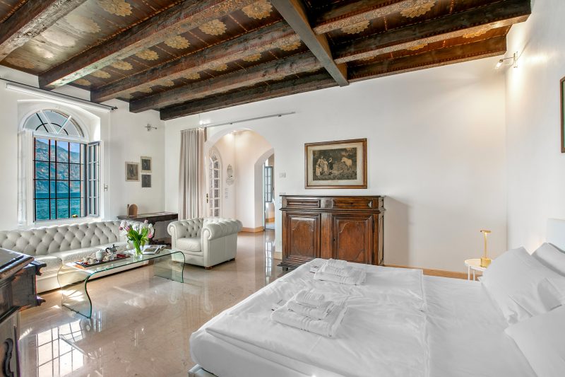 Villa Schlosser Lake Front & Private Pool