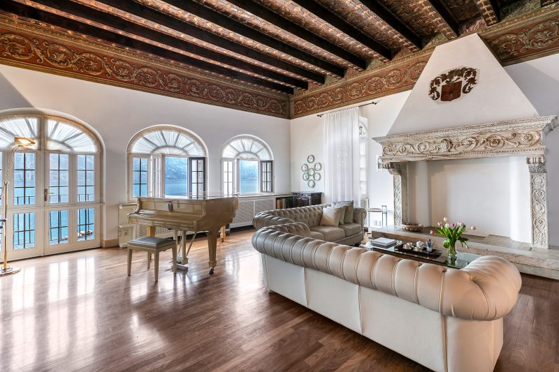 Villa Schlosser Lake Front & Private Pool
