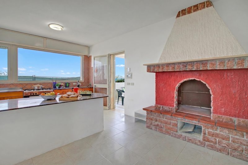 Villa Dei Fanti - Beachfront Villa with Garden