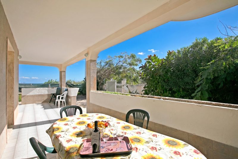 Villa Dei Fanti - Beachfront Villa with Garden