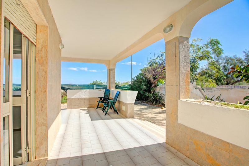 Villa Dei Fanti - Beachfront Villa with Garden