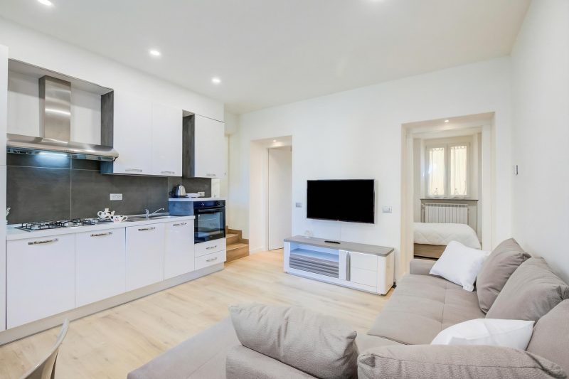 Patty Apartment in Laveno Center & Walk-to-Lake