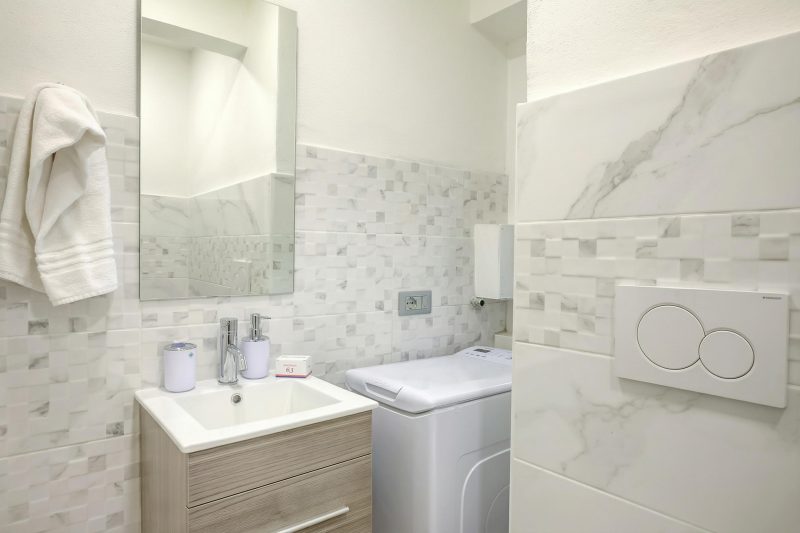 Patty Apartment in Laveno Center & Walk-to-Lake