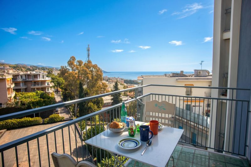 Bilocale Vista Mare con Piscina SeaView Balcony + Pool