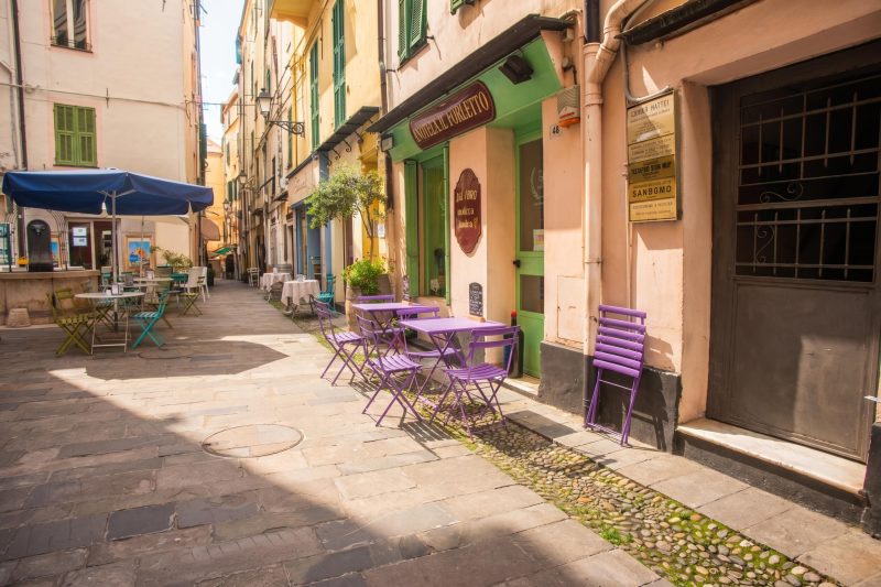 La Perla, Walk to Casino & Old Town