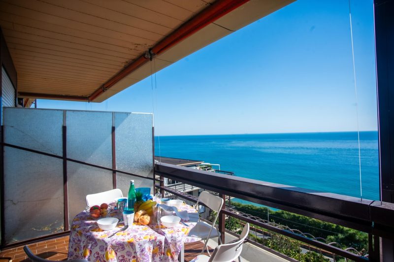 Sole Surf E Relax, Sea-View Balcony Apartment
