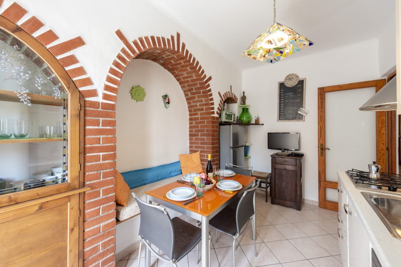 Kimera Del Parasio Historic Apartment for 4
