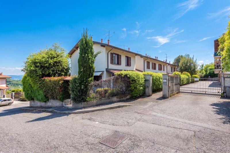 HomeSweetHome Lake-View Villetta a schiera with Garden