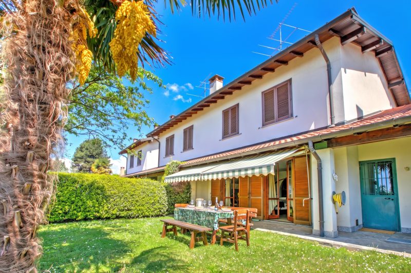 HomeSweetHome Lake-View Villetta a schiera with Garden