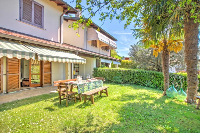 HomeSweetHome Lake-View Villetta a schiera with Garden
