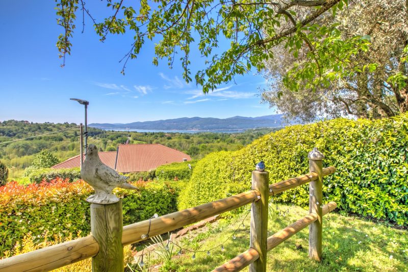 HomeSweetHome Lake-View Villetta a schiera with Garden