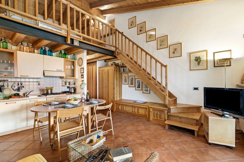 Grotten Loft with lake view & pool
