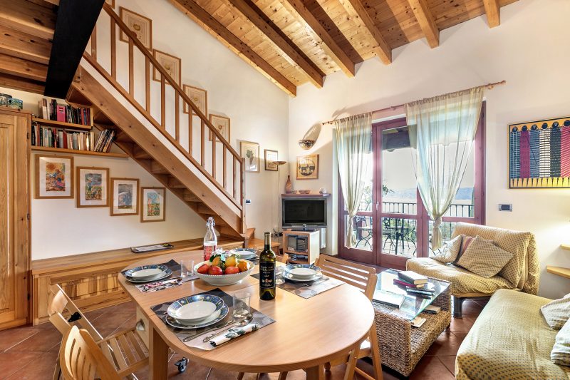 Grotten Loft with lake view & pool