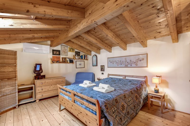 Grotten Loft with lake view & pool
