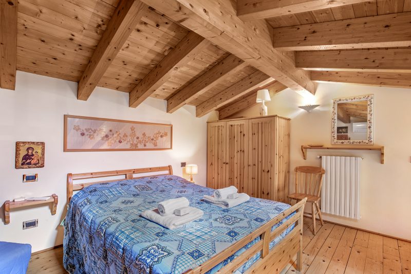Grotten Loft with lake view & pool