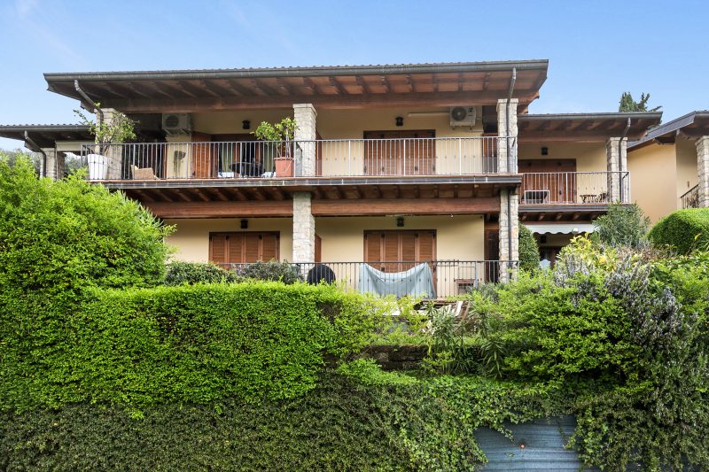 Grotten Loft with lake view & pool