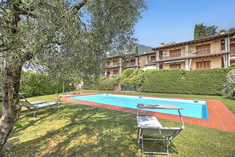 Grotten Loft with lake view & pool