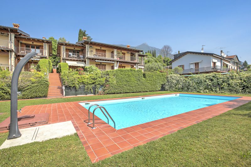 Grotten Loft with lake view & pool