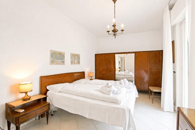 Riva del Garda Lake-View Balcony Apartment