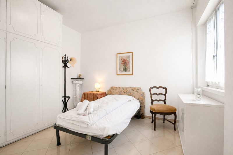 Riva del Garda Lake-View Balcony Apartment