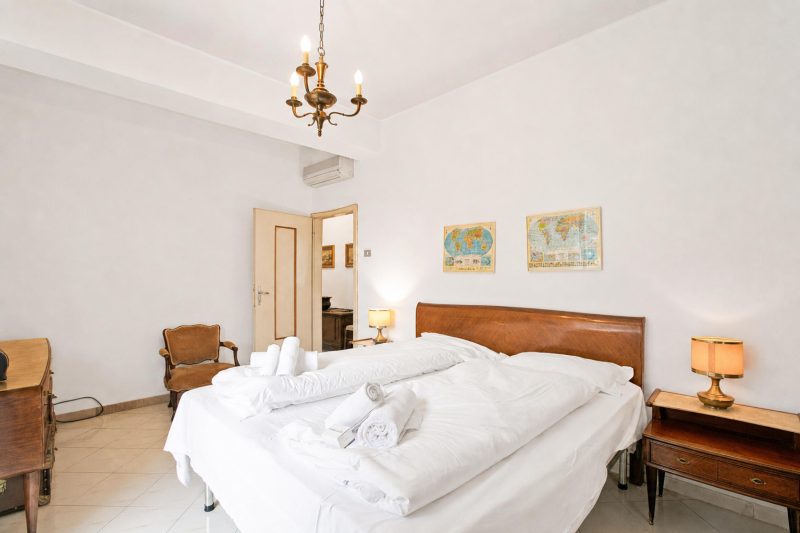 Riva del Garda Lake-View Balcony Apartment