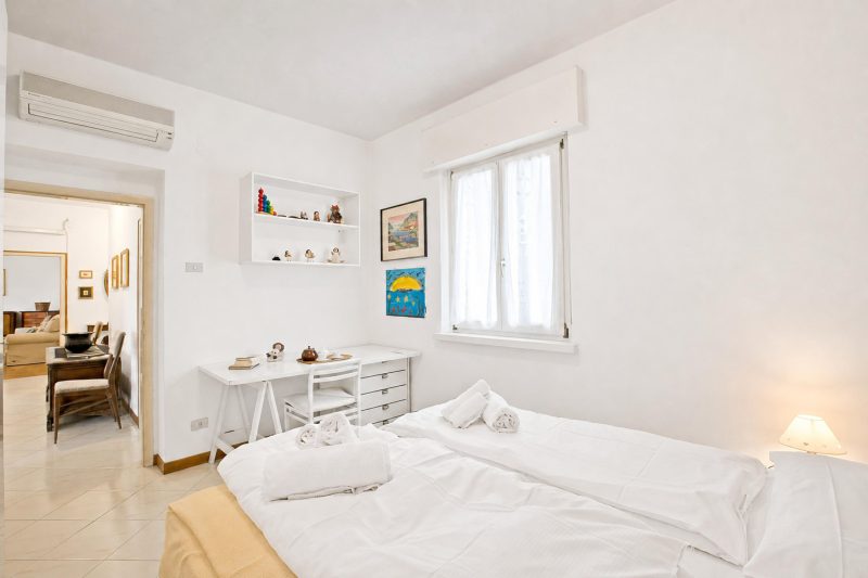 Riva del Garda Lake-View Balcony Apartment