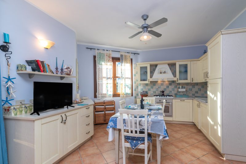 Il Borgo C8 700m From The Beach