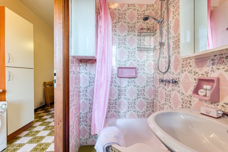Il Rifugio - Town Center Apartment with Balcony