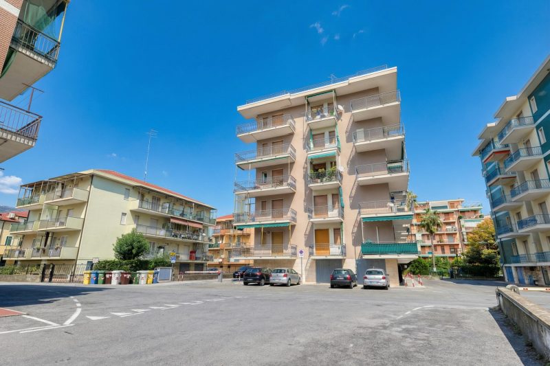 Il Rifugio - Town Center Apartment with Balcony