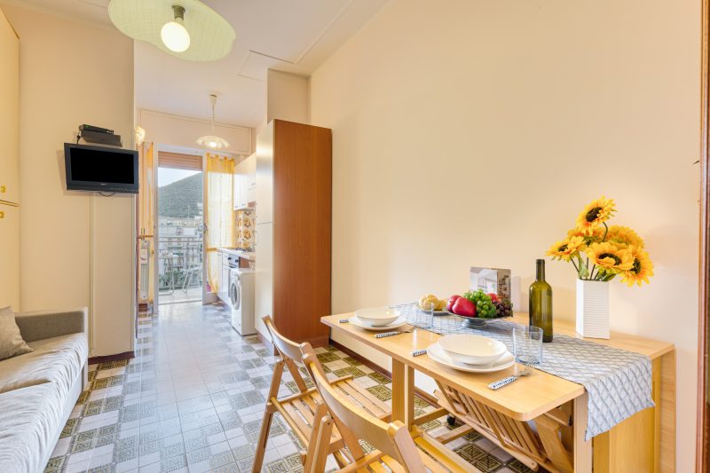 Il Rifugio - Town Center Apartment with Balcony